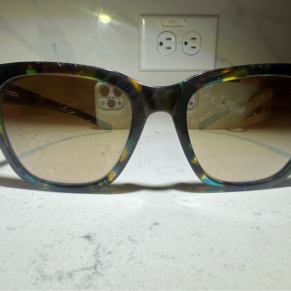 Costa Sunglasses with Brown and Tortoise Frame - Picture 2 of 11